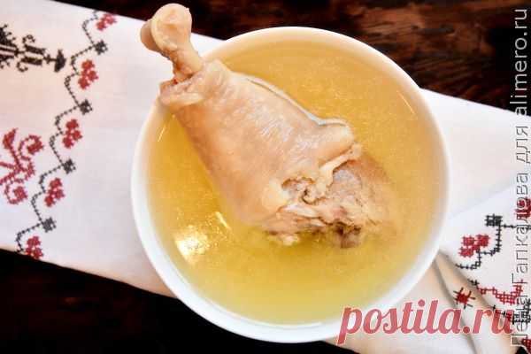 👌 Как приготовить идеальный бульон из курицы, рецепты с фото Куриный бульон поистине обладает лечебными свойствами. Это сейчас доказано что бульон восстанавливает насыщает стимулирует возбуждает а вот заботливые еврейские бабушки знали это б...