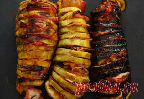 Баклажан на углях, получается вкусный как мясо - Steak Lovers - медиаплатформа МирТесен Приготовленный на углях баклажан нафаршированный маринованным в специях карбонатом получается таким же вкусным, как и жареное мясо. Многие и вовсе предпочитают его шашлыку: сочетание овощного вкуса и правильного маринада делают такие баклажаны практически идеальным блюдом. Баклажаны мы рекомендуем
