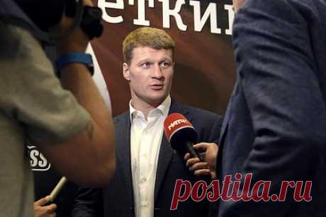 Поветкин вспомнил о призыве бить петуха в бою с Кличко. Российский боксер Александр Поветкин вспомнил о поединке с украинским тяжеловесом Владимиром Кличко. Спортсмен рассказал о призыве «Саня, бей петуха», доносившемся с трибун. «Кто кричал? Я не буду этого говорить. Денис Лебедев? Нет, это был не он. Но я знаком с этим человеком. Считаю, это неправильно», — заявил он.