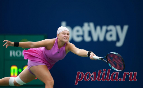 Шнайдер уверенно победила американку на турнире WTA в Цинциннати. Россиянка со счетом 7:5, 6:0 обыграла Эшлин Крюгер и за выход в четвертьфинал поспорит с канадкой Лейлой Фернандес
