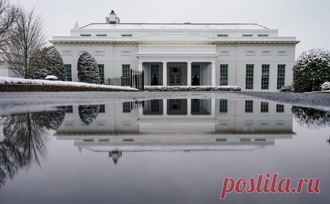 В Белом доме допустили шатдаун в конце января. Правительство США в январе может частично приостановить работу, потому что Белый дом и конгресс не договорились о расходах на 2024 год, сообщила глава административно-бюджетного управления американской администрации Шаланда Янг.