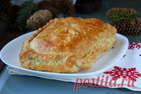 Рецепт пирога с лососем и шпинатом из слоеного теста / Меню недели