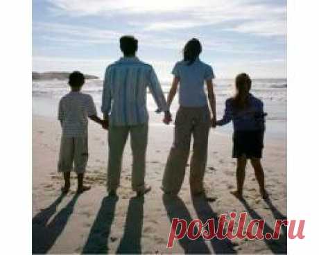 Наверное, самое важное в жизни - это достичь гармонии во всем, а в первую очередь, конечно же, в своей семье, ведь это самое сокровенное для человека. Взаимная любовь делает семью гармоничной, это один из первых факторов гармонии в семье.