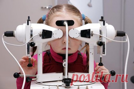 Раскрыта опасность пассивного курения для детей. Китайские специалисты из Гонконгского университета раскрыли опасность пассивного курения для детей. Оказалось, что вдыхание продуктов горения сигарет увеличивает вероятность ухудшения зрения — риск миопии средней и высокой степени оказался выше на 1,30 и 2,64 процента соответственно.