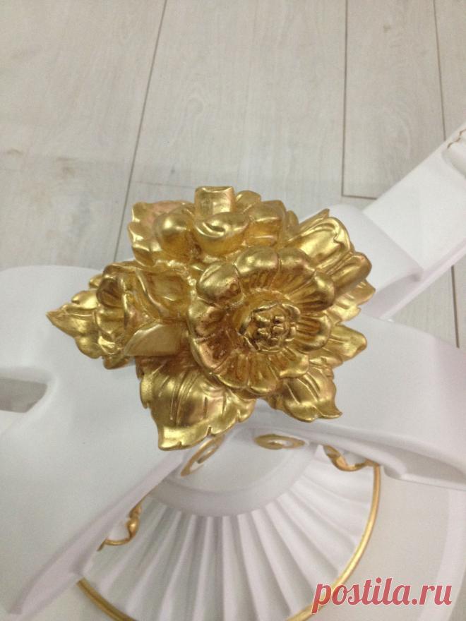 Букет цветов - резная розетка - украшение стола.