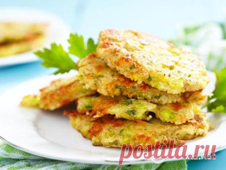 Кабачковые оладьи с зеленью: блюдо за 15 минут - tochka.net