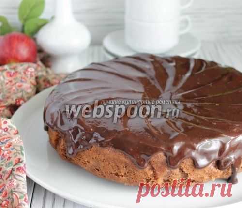 Шоколадный пирог с яблоками