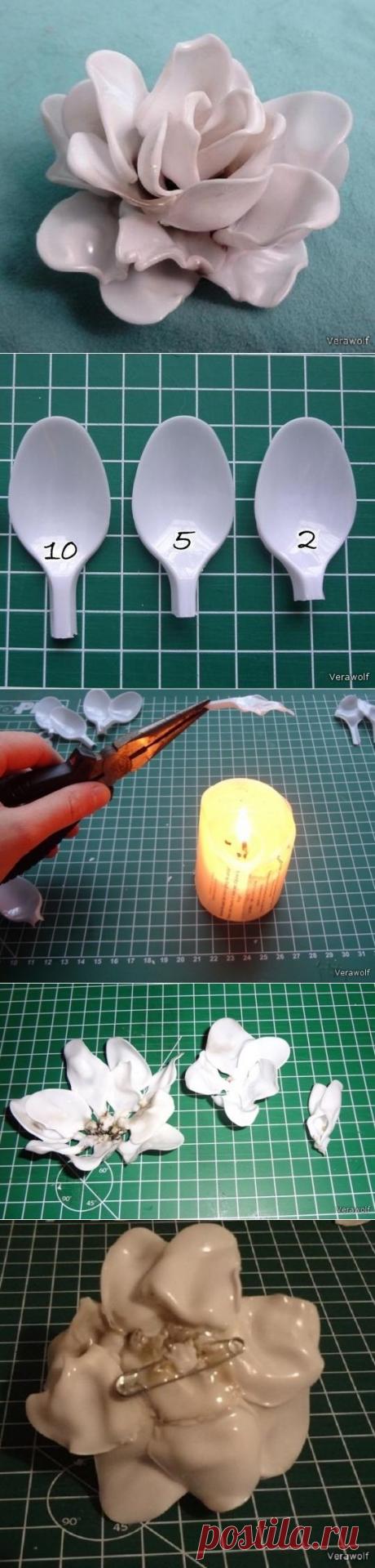 Брошь из пластиковых ложек, handmade