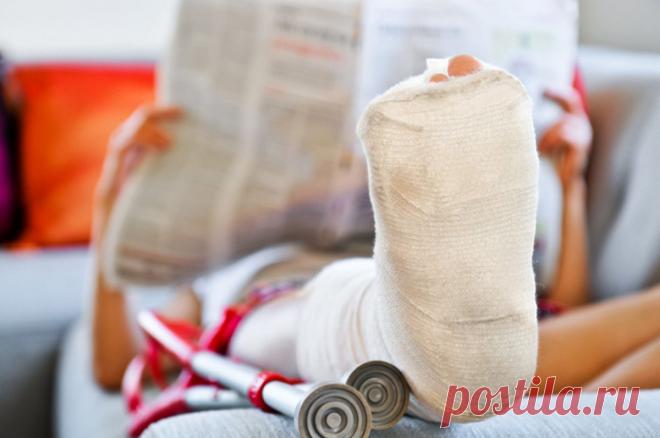 Двигайтесь! Травматолог рассказал, как ускорить сращение перелома. Людям, находящимся в гипсе, хочется поскорее вернуться к привычной жизни. Возможно ли это?