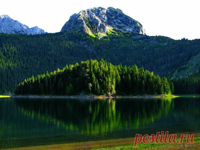 (12) Mensur Dzankovic
Crno jezero/Black lake-Durmitor