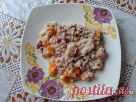 Овсяная каша с брусникой и курагой в мультиварке