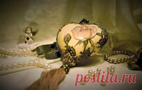 "Rose romance"
Интерьерное украшение из керамики.