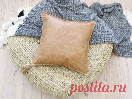 KLOVAH by Charlotte Valentine в Instagram: «It's a textural paradise when it comes the styling by @black_arrow_co with our collaborative Stevie Cushion!
www.klovah.com» 92 отметок «Нравится», 15 комментариев — KLOVAH by Charlotte Valentine (@klovah_) в Instagram: «It's a textural paradise when it comes the styling by @black_arrow_co with our collaborative Stevie…»