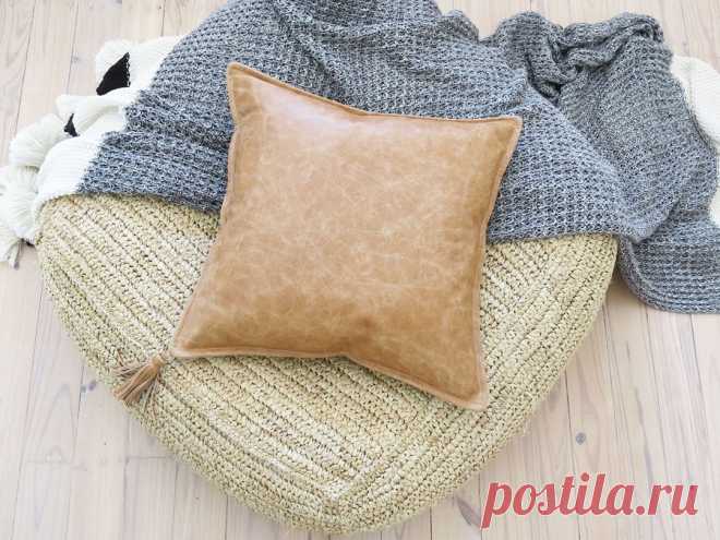 KLOVAH by Charlotte Valentine в Instagram: «It's a textural paradise when it comes the styling by @black_arrow_co with our collaborative Stevie Cushion!
www.klovah.com» 92 отметок «Нравится», 15 комментариев — KLOVAH by Charlotte Valentine (@klovah_) в Instagram: «It's a textural paradise when it comes the styling by @black_arrow_co with our collaborative Stevie…»
