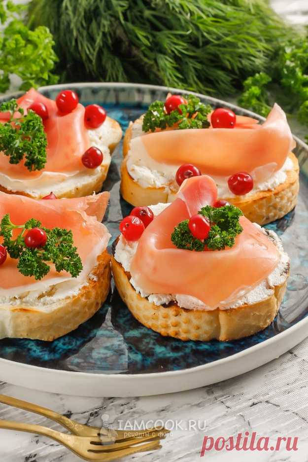 Брускетта с беконом и творожным сыром — рецепт с фото пошагово