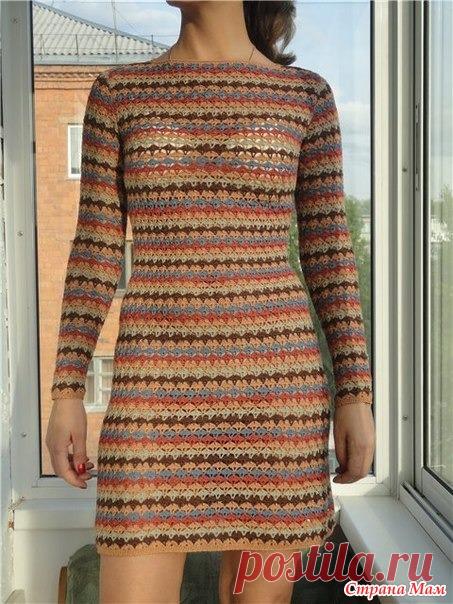 *Платье в полоску Вот такое симпатичное полосатое платье из теплых ниток найдено на просторах интернета (платье вязала не я). Будет отличной обновой для прохладного времени года.