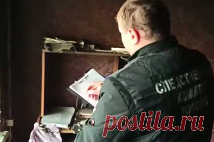 В Гае найдено предполагаемое орудие убийства студенток. В Оренбургской области в городе Гае на месте преступления следователи нашли орудие убийства студенток медвуза — нож. Ранее сообщалось, что девушек зарубили топором. У всех погибших были ранения, по которым изначально сделали вывод, что преступник орудовал топором. Однако, возможно, это было ошибочное предположение.