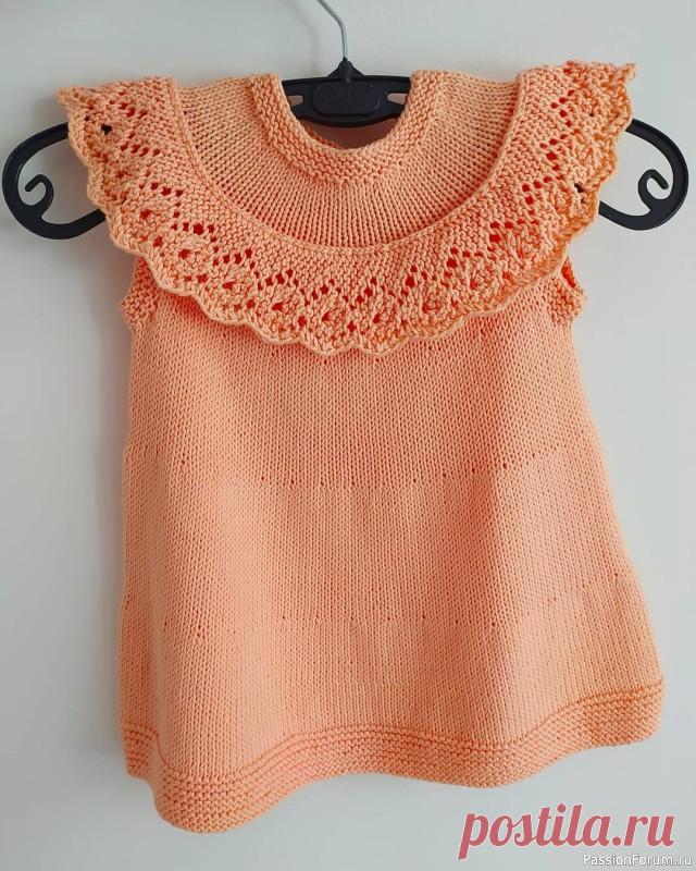 Детское платье с ажурной оборкой |