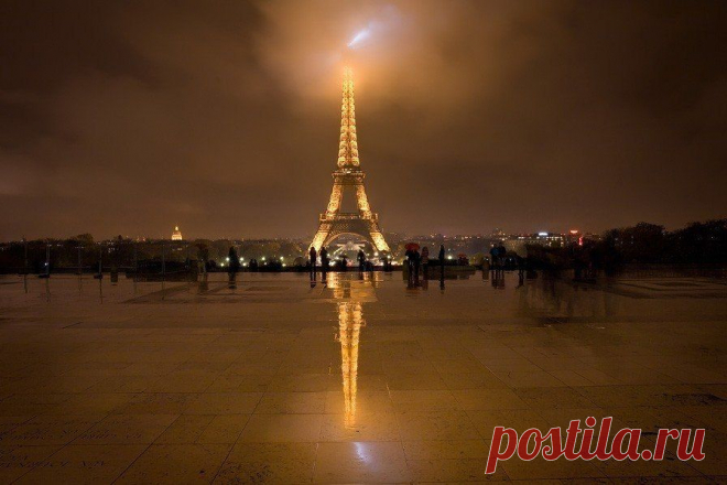 Каждый романтик мечтает хотя бы один раз в жизни увидеть Эйфелевую Башню