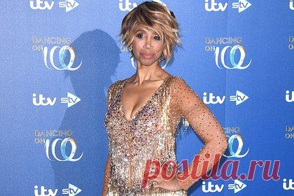 Победившая рак известная телеведущая сообщила о возвращении болезни. Известная британская телеведущая Триша Годдард, победившая рак груди, сообщила о возвращении болезни. По словам телезвезды, о том, что у нее произошел рецидив рака груди, она узнала в 2022 году. Однако до недавнего времени ведущая скрывала свой диагноз от публики. «Я не могу больше лгать», — призналась она.