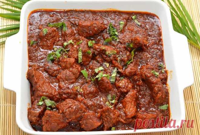Венгерский гуляш из говядины. Мясной гуляш – кулинарный рецепт с фото, как приготовить на Вкусно Дома Венгерский гуляш. Готовим дома вкусный венгерский гуляш. Простой рецепт приготовления венгерского гуляша. Как легко приготовить мясной венгерский гуляш с говядиной.