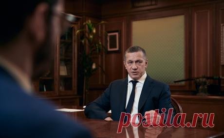 Трутнев обвинил «Росгеологию» в давлении на рынок. По мнению Трутнева, в геологоразведке необходимо создать условия для частных инвестиций, а сейчас «есть такая компания, которая получает значительное государственное финансирование, но, по сути дела, давит рынок»