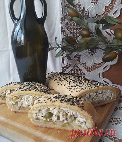 Хрустящий и рассыпчатый критский рулет с оливками | Вкусные рецепты