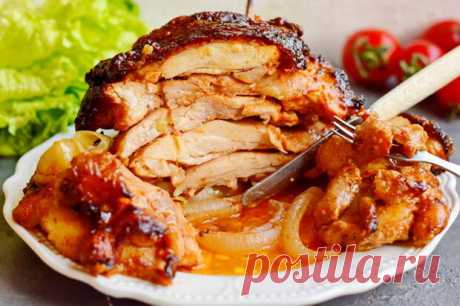 Мой муж так готовит курицу в духовке, что получается вкуснее, чем шашлык – раскрываю «фирменный» рецепт - Будет вкусно - Социальная сеть "МТ.RU" Эта курица по вкусу чем-то напоминает шашлык. Но готовится в духовке, не выходя из дома и без всяких проблем. Поверьте, получается нереально вкусно и очень сочно. Для рецепта используются куриные бедра, из которых нужно удалить косточку. Но если не хотите сами возиться и тратить время, купите сразу Подписывайтесь, читайте, комментируйте, ставьте лайки