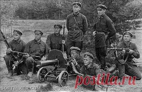 Любопытное о Красной армии. Армия, которой не должно было быть

Сегодня в России отмечается День Защитника Отечества. Этот праздник приурочен к дню создания Красной армии. Её развитие было стремительным, за несколько лет РККА смогла стать одной из самых боеспособных армий мира…