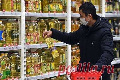 В России заметили самый глубокий спад продаж за семь лет. Розничная торговля в России в 2022 году пережила максимальный спад продаж с 2015 года, то есть за последние семь лет. В общей сложности по итогам года падение составило 6,7 процента, однако отдельно в декабре показатель, по данным Росстата, достиг 10,5 процента, а в январе ожидается снижение на 10,7 процента.