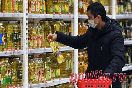 В России заметили самый глубокий спад продаж за семь лет. Розничная торговля в России в 2022 году пережила максимальный спад продаж с 2015 года, то есть за последние семь лет. В общей сложности по итогам года падение составило 6,7 процента, однако отдельно в декабре показатель, по данным Росстата, достиг 10,5 процента, а в январе ожидается снижение на 10,7 процента.