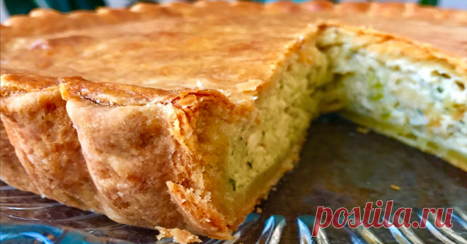 Луковый пирог — это нереально вкусно! 



Этот рецепт дала моя знакомая тетя Таня, пирог очень вкусный, никогда не скажешь, что внутри лук.
Ингредиенты:

Масло сливочное 200 гр
Мука 300 гр
Сметана 20% — 6 столовых ложек
Сода 1 чайная ложк…