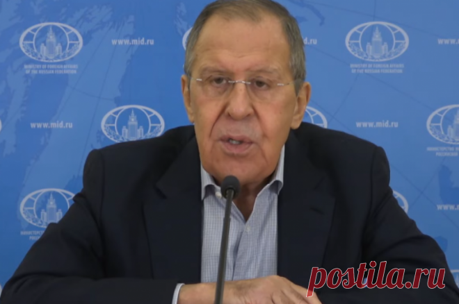 Лавров: англосаксы подталкивают Ближний Восток к грани большой войны. Эта линия Запада зачастую приводит к всплескам терроризма и экстремизма, отметил Лавров.