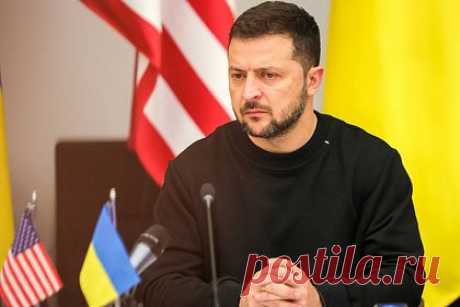 В США раскрыли план Запада в отношении Зеленского. Западные страны сместят президента Украины Владимира Зеленского с власти из-за провалов Вооруженных сил Украины (ВСУ) и неспособности победить в конфликте с Россией. Такой план в отношении лидера страны раскрыл бывший помощник заместителя министра обороны США Стивен Брайен.