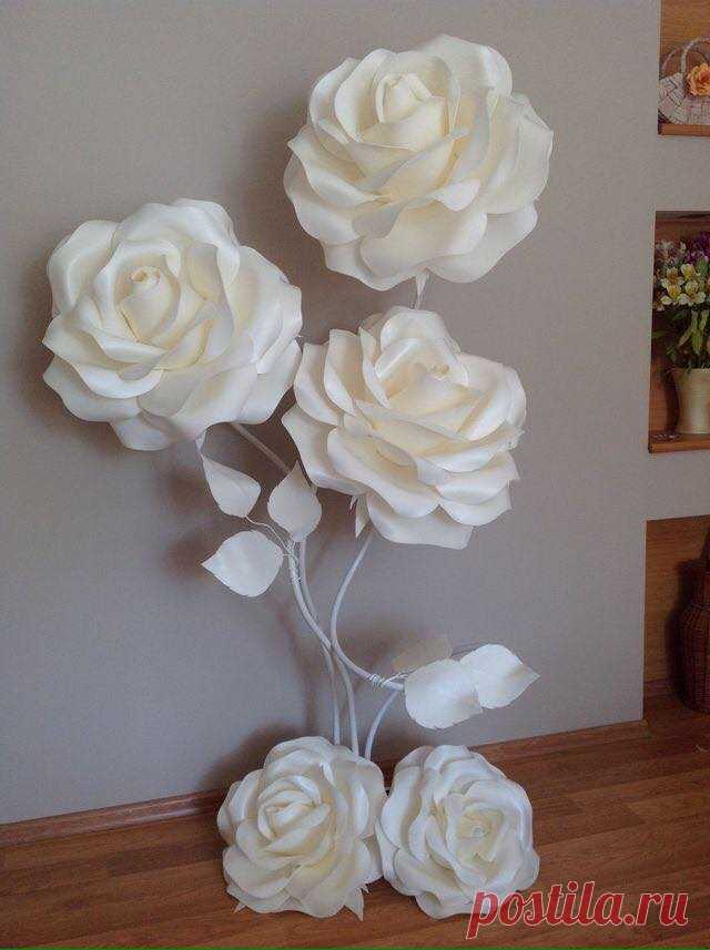 (1) Facebook