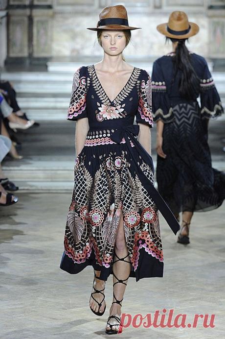 Роскошное бохо от Temperley London: 38 нежных и ярких нарядов сезона весна-лето 2016