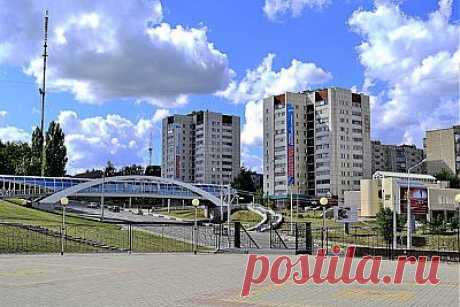 Проспект Ватутина в Белгороде является важнейшей артерией города, связывающая Харьковскую гору и юго-восточный пригород с Центром города. Начинается проспект от улицы Победы до улицы Щорса. Длинна проспекта Ватутина в Белгороде 5 километров.