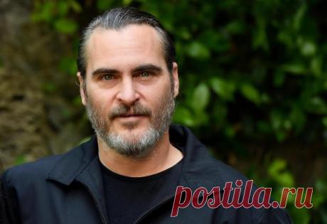 Хоакин Феникс будет носить один и тот же смокинг на все церемонии награждения