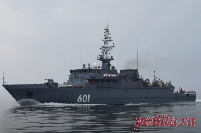 Экипажи тральщиков ВМФ проверили торговые пути в Черном море на наличие мин. Разведывательный поиск мин прошел в Керчь-Еникальском канале и на маршрутах интенсивного торгового судоходства в акватории Черного моря.