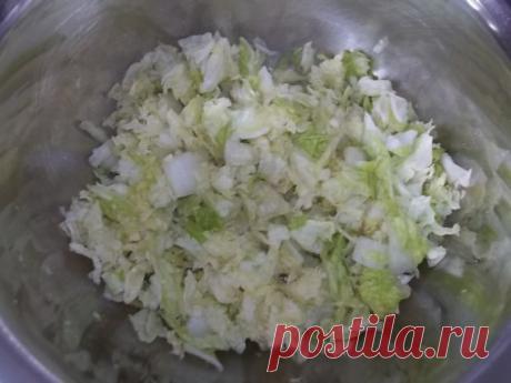 Салат с капустой и фасолью