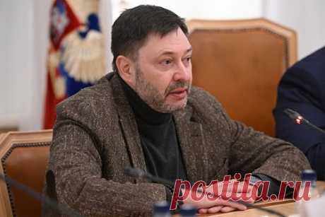 В СПЧ прокомментировали убийство бывшего депутата Рады Кивы. Член Совета по правам человека при президенте России (СПЧ) Кирилл Вышинский заявил, что убийство бывшего депутата Рады Ильи Кивы является откровенно террористической акцией. Его слова приводит Telegram-канал «RT на русском». Он отметил, что экс-депутат был человеком противоречивым и с непростой биографией.