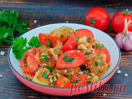 Быстрый салат с жареными кабачками и помидорами - Будет вкусно - Медиаплатформа МирТесен