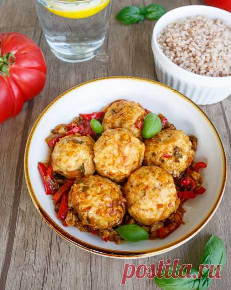 Митболы из курицы с капустой в манчжурском соусе на Вкусном Блоге Митболы из курицы с капустой в манчжурском соусе - вкусные проверенные рецепты, подбор рецептов по продуктам, консультации шеф-повара, пошаговые фото, списки покупок на VkusnyBlog.Com