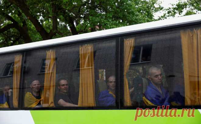 Зеленский анонсировал обмен военнопленными с Россией. Россия и Украина могут обменяться военнопленными в выходные. Обмен должен пройти по формуле «500 на 500», заявил Зеленский