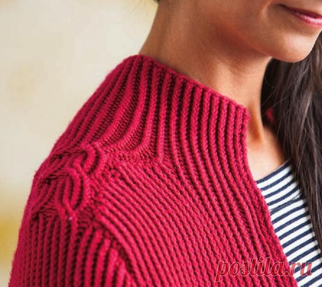 Малиновый кардиган-пальто.