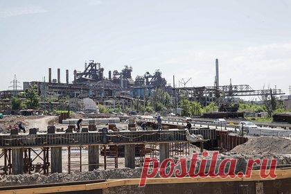 Первое дело о массовых убийствах жителей Мариуполя передано в суд. В Верховный суд Донецкой Народной Республики передано первое уголовное дело о массовых убийствах жителей Мариуполя, по которому проходит морской пехотинец Вооруженных Сил Украины (ВСУ) Валентин Василенко. Он по приказу командования расстрелял 14 человек, находясь на посту. Морпех признал вину.