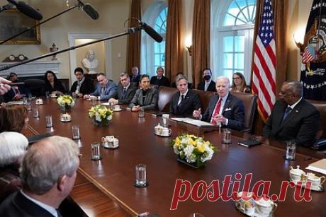 Администрацию Байдена уличили в разжигании этнических чисток в Израиле. Администрация президента США Джо Байдена поддерживает этнические чистки Израиля в отношении палестинцев. «Отказываясь выступать против израильского шовинизма, Вашингтон фактически дает израильским властям зеленый свет для осуществления своих самых жестоких фантазий», — отмечает американское издание Foreign Policy.