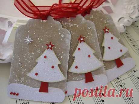 Ярлычки в форме елочек. Шаблон