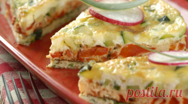 Омлет "Три вкуса".
Ингредиенты:
веточки петрушки – 4 шт.
кабачок весом – 500 гр.
толченый чеснок – 2 зубчика
яйцо – 12 шт.
перец сладкий красный – 2 шт.
молотый мускатный орех – 1 ч. л.
стебли зеленого лука – 4 шт.
соль – по вкусу
масло растительное – 4 ст. л.