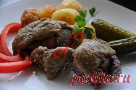 Свиная рулька без кости, тушеная под луковым соусом | 4vkusa.ru